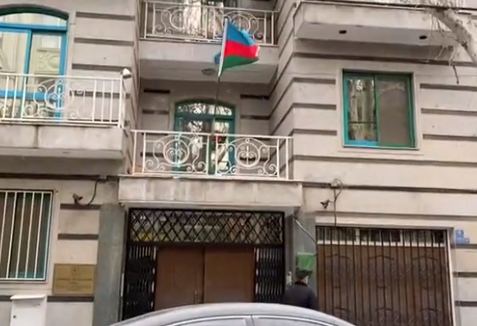 POLİTOLOQDAN SƏFİRLİYİMİZƏ BASQINA İSTİ ŞƏRH: CIZIĞI KEÇƏNLƏR..