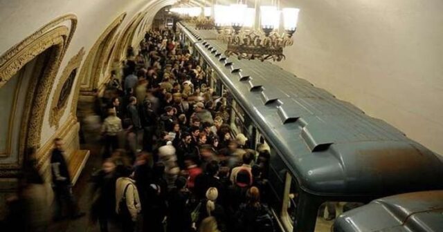 Bakı metrosunda nasazlıq – Sərnişinlər qatardan düşürüldü