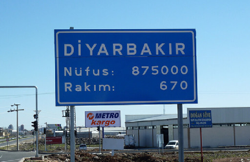 Diyarbəkirdə zəlzələdə uçan binalardakı çatışmazlıqlara görə 29 nəfər həbs edilib