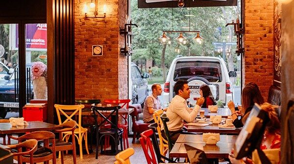 AZƏRBAYCANDA RESTORAN VƏ KAFELƏR MUSİQİNİ DAYANDIRDI… 13 FEVRALA QƏDƏR…