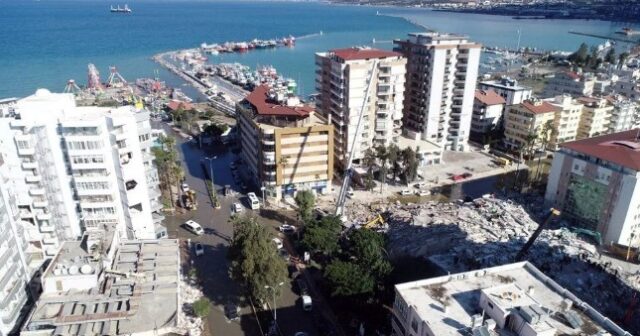 TÜRKİYƏNİN BU BÖLGƏSİNDƏ DƏNİZ SƏVİYYƏSİ YÜKSƏLDİ – BİNALAR BOŞALDILDI -FOTOLAR