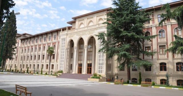 AQRAR UNİVERSİTETDƏ KADR BİABIRÇILIĞI… KAFEDRALARA KİMLƏR RƏHBƏRLİK EDİR?