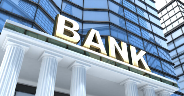 Vətəndaşların banklardakı dolları “batacaq”?