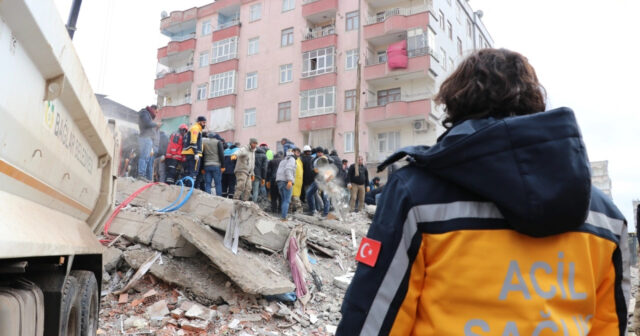 Türkiyədə zəlzələdə ölənlərin sayı 5 894 nəfərə çatdı