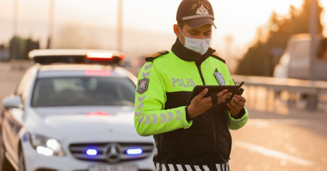SÜRÜCÜLƏRİN DİQQƏTİNƏ: BU GÜNDƏN KAMERA VASİTƏSİLƏ YOL POLİSİ CƏRİMƏ YAZACAQ…