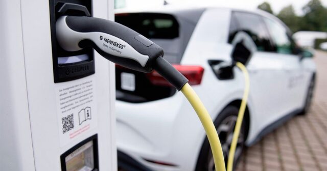 Elektromobillərin planet üçün təhlükələri açıqlanıb