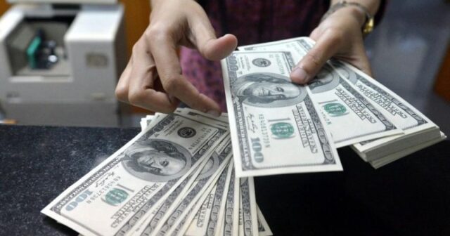Martın ilk günündə dollar bu qiymətə olacaq
