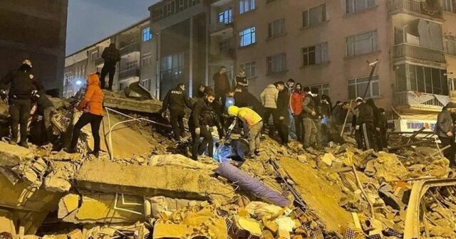 Türkiyədə zəlzələ nəticəsində 76 nəfər ölüb, 440 nəfər yaralanıb