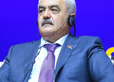 ŞOK: Rövnəq Abdullayev futbola baxır – FOTOFAKT