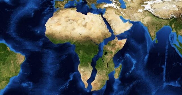 AFRİKA İKİ YERƏ BÖLÜNÜR… YENİ OKEAN YARANACAQ… – FOTO