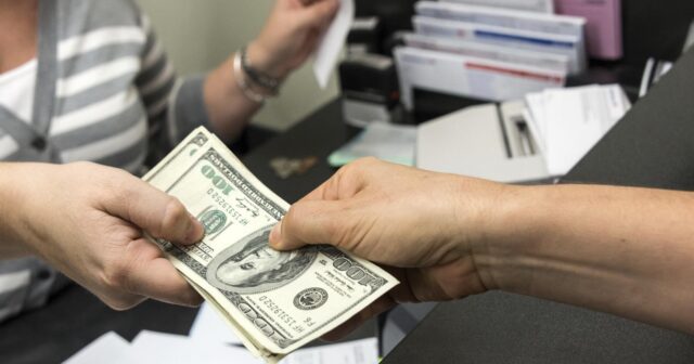 Bu gün dollar neçəyə olacaq?