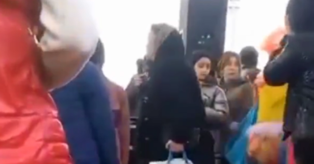BƏRDƏDƏ ŞƏHİD ANASI ŞOU PROQRAMA ÜSYAN ETDİ -VİDEO