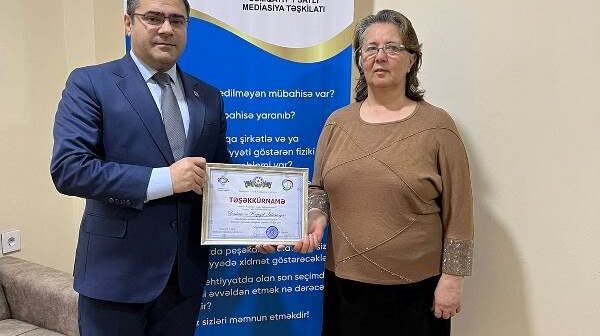 Sumqayıt 1 saylı Mediasiya təşkilatı bir qrup vəkilə təşəkkür elan edib