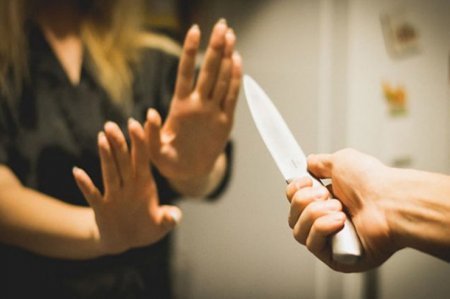 Azərbaycanda DƏHŞƏT: Arvadını, qayınanasını və qaynını bıçaqladı – TƏFƏRRÜAT