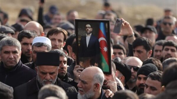 Hacı Şahinin dəfni sonrası dindarları hədəfə alanlar kimlərdir? – Bir qərəzin izi ilə…