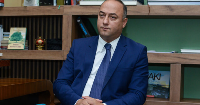 Prezident Dövlət Xidmətinin rəisini vəzifəsindən azad etdi