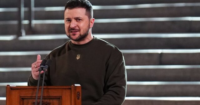 Zelenski: “Ukrayna Silahlı Qüvvələri Baxmutda əks-hücuma hazırlaşır”
