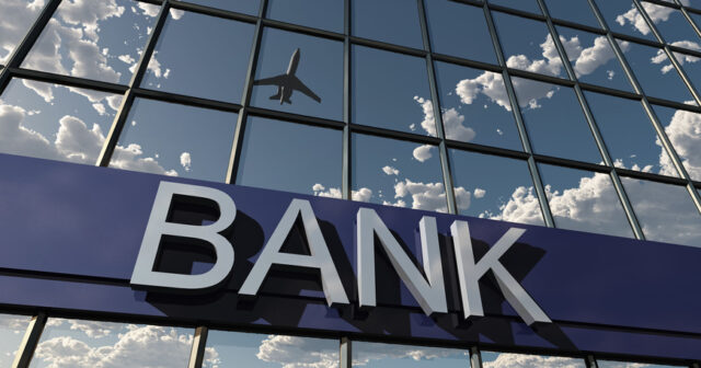 Bəzi banklar müştəriləri necə aldadır? – VİDEO