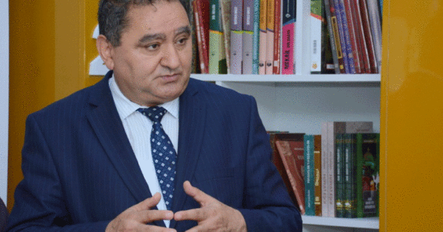 DEPUTAT ƏDLİYYƏ NAZİRLİYİNİ SƏRT TƏNQİD ETDİ
