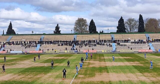 Gəncə stadionunun qazonu bərbad duruma düşdü – Şəkillər