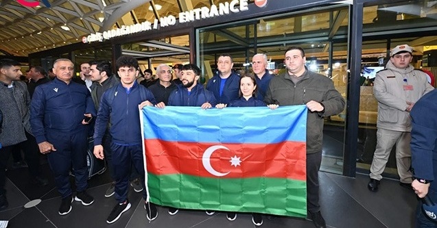 İrəvandan qayıdan idmançılarımız belə qarşılandı – Video,Fotolar