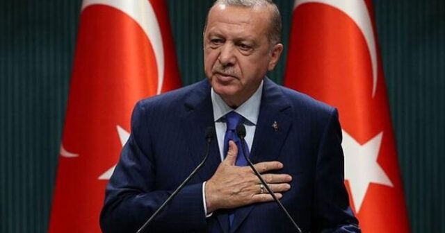 Canlı yayımda Ərdoğanın halı pisləşdi – VİDEO