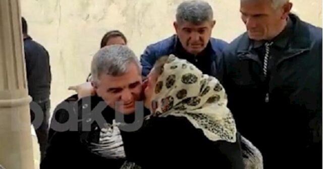 Ailəsi Fazil Mustafanı belə qarşıladı — VİDEO