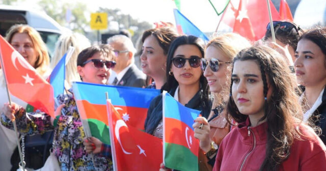 Prezidentin dəvət etdiyi türkiyəli atletlər Bakıya gəldi – FOTO
