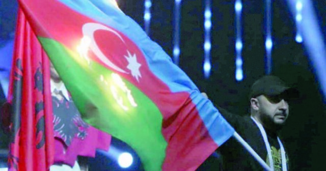 Azərbaycan bayrağını yandıran erməni beynəlxalq axtarışa verildi