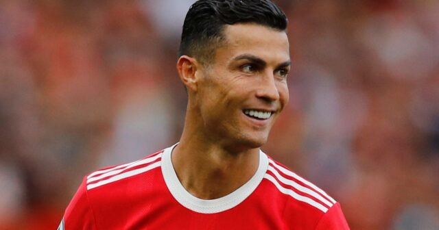 Ronaldo bu qızın telefon nömrəsini tapmaq üçün maşınını satıb