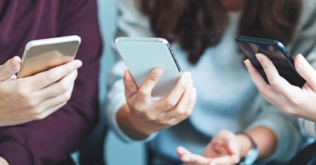 Xaricdən telefon gətirənlərin nəzərinə: Dövlət Gömrük Komitəsi çağırış etdi