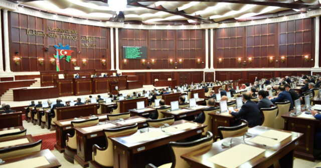 DEPUTAT PENSİYA YAŞINI 70-Ə QALDIRMAĞA ÇAĞIRDI