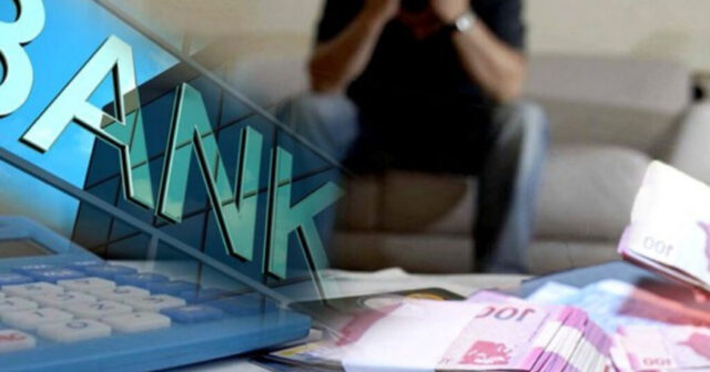 VƏTƏNDAŞLAR BANKLARDAN ƏMANƏTLƏRİNİ ÇIXARIR…