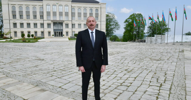 Prezident: Heydər Əliyev öz xalqına sıx bağlı olan bir adam idi