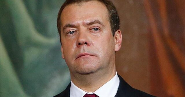 MEDVEDEV: “KİYEV REJİMİ MƏHV EDİLMƏLİ, XARİCƏ QAÇANLARDAN QİSAS ALINMALIDIR”