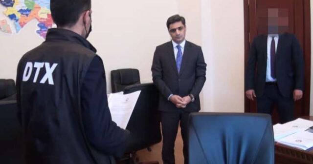 Əfv edilən nazir müavininin həbsdən sonra ilk görüntüsü – FOTO