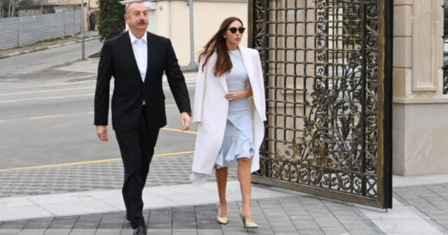 Prezident və birinci xanım Bakıda keçirilən sərgilərlə tanış olub