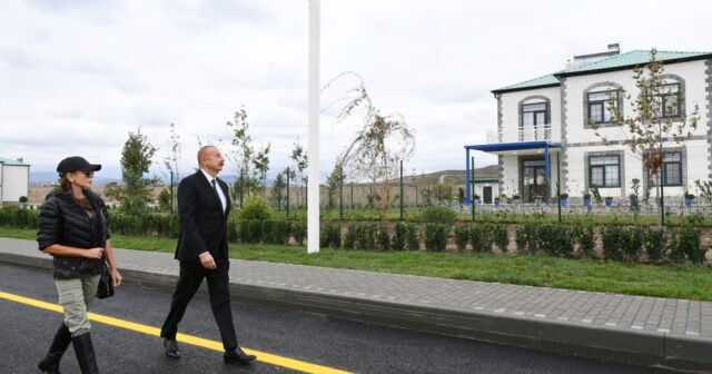 Prezident və birinci xanım Ağdamda inzibati binanın təməlini qoyublar