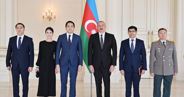 İlham Əliyev Qazaxıstanın yeni səfirinin etimadnaməsini qəbul etdi