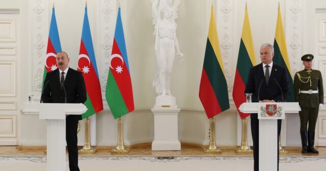 Prezidentlər mətbuata bəyanatlarla çıxış etdilər