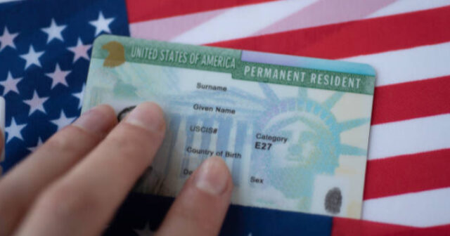 ABŞ arzusu çin olanlar – Azərbaycanda “Greencard”a maraq niyə ilbəil artır?