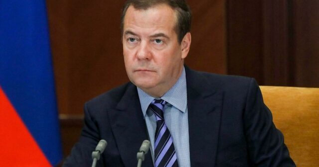 Dmitri Medvedev: “Üçüncü dünya müharibəsi başlaya bilər”