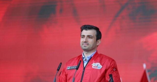 Səlcuq Bayraktar Bəxtiyar Vahabzadənin şeiri ilə Azərbaycanı təbrik edib