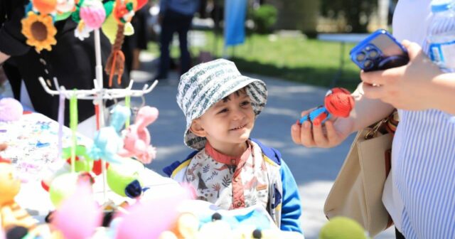 “Uşaqlar bizim gələcəyimizdir!” adlı xeyriyyə yarmarkası keçirilir – Foto