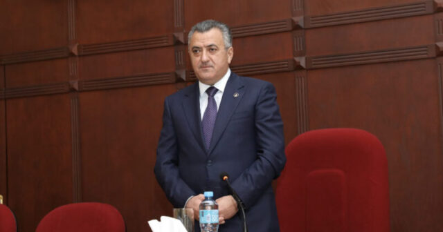 Abdin Fərzəliyevin 3 milyonluq təmir-abadlıq işləri – Geyim satan, vergi borcu olan, qanunu pozan şirkətlərlər…