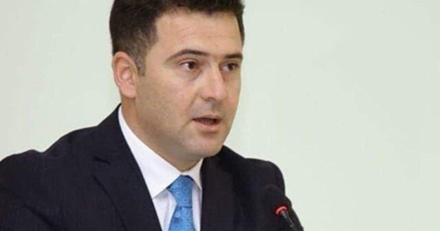 Təhsil idarəsinin rəisinə cinayət işi açıldı