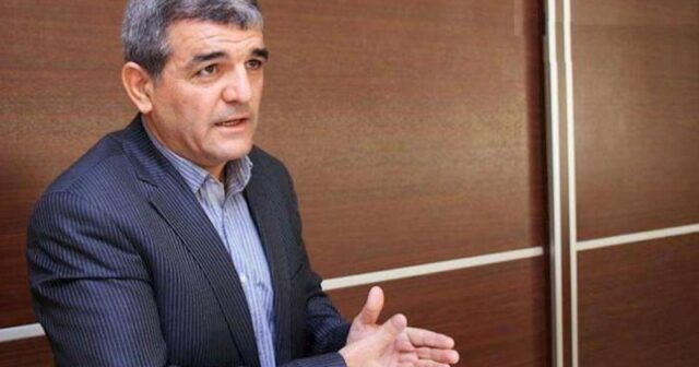 “Hədiyyəni bu cür təqdim etmək xoşagələn aura yaratmır”- Deputat müəlliməyə qızıl verilməsindən DANIŞDI
