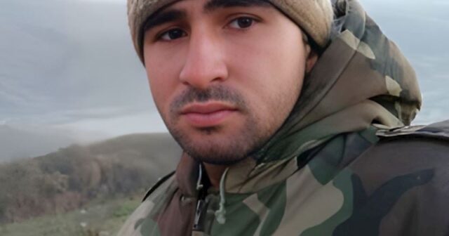 Qazi icra hakimiyyətinin qarşısında özünü yandırdı