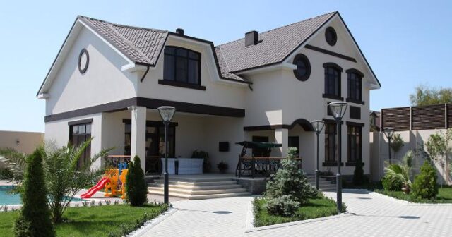 QURU SƏRHƏDLƏRİNİN AÇILMAMASI BAĞ EVLƏRİNİN KİRAYƏSİNİ BAHALAŞDIRIB…