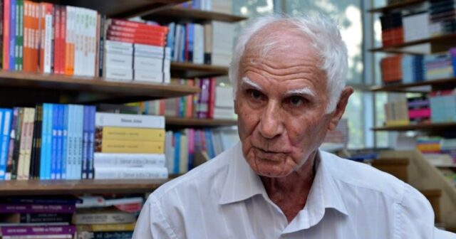 “Anar mənim kimi 88 yaşlı yazıçı-filosofa 300 manatı çox gördü” – ETİRAZ